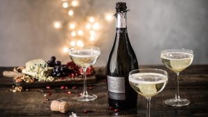 croppedimage1180664-christmas-hub-prosecco